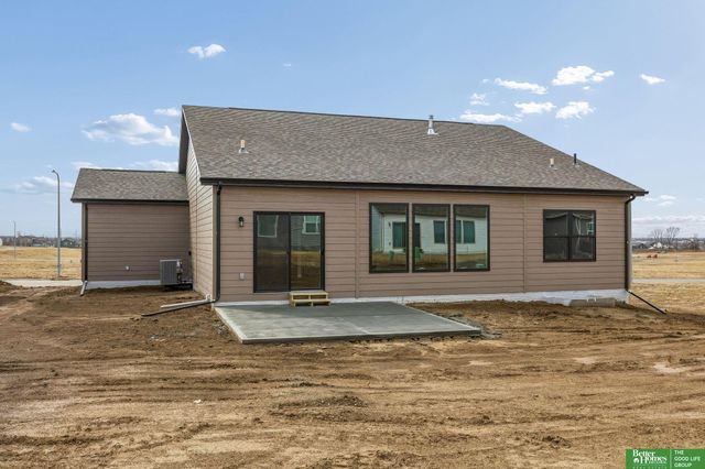 4910 Pinehill Road, Bellevue, NE 68133