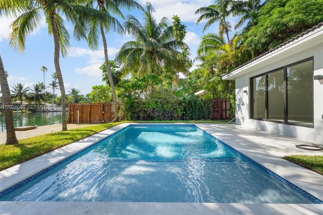 550 S Shore Dr, Miami Beach, FL 33141