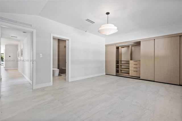 550 S Shore Dr, Miami Beach, FL 33141