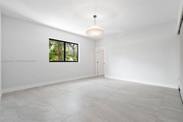 550 S Shore Dr, Miami Beach, FL 33141