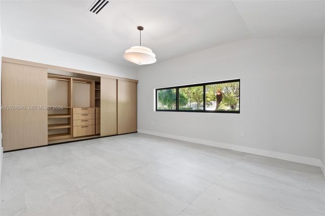 550 S Shore Dr, Miami Beach, FL 33141