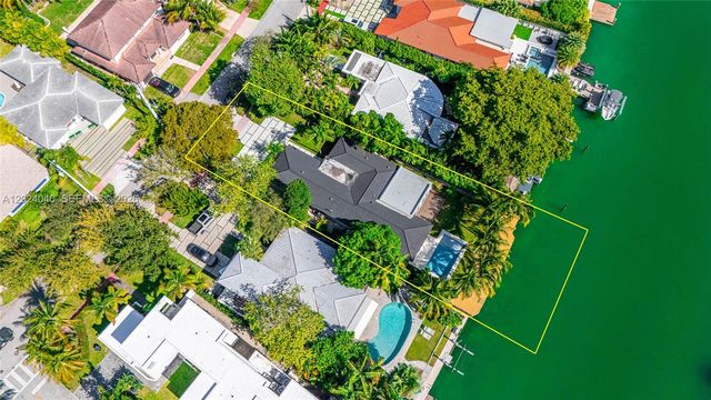 550 S Shore Dr, Miami Beach, FL 33141