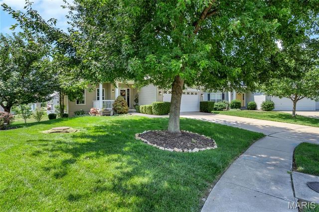 11 Towergate Court, Lake St Louis, MO 63367