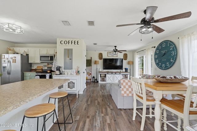 8449 STATE ROAD 100, Melrose, FL 32666