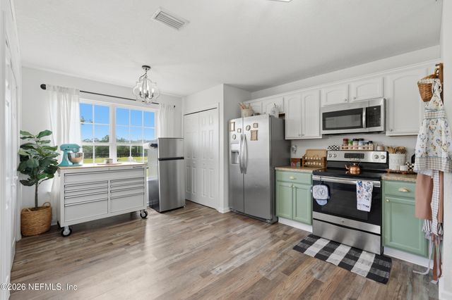 8449 STATE ROAD 100, Melrose, FL 32666