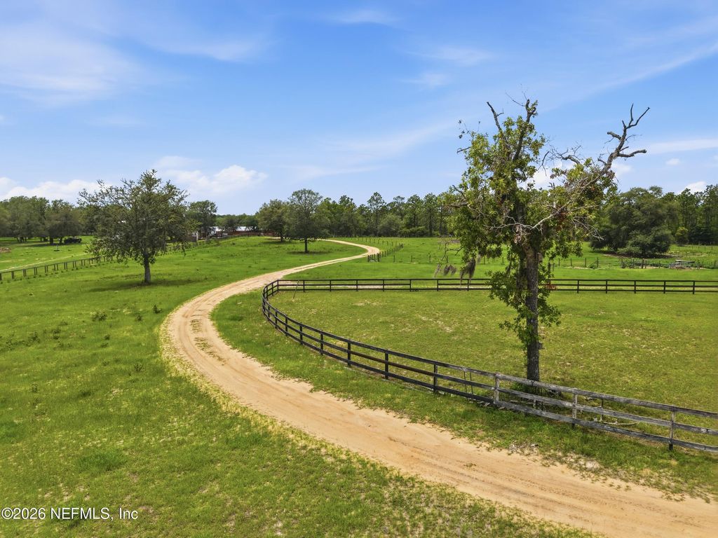 8449 STATE ROAD 100, Melrose, FL 32666