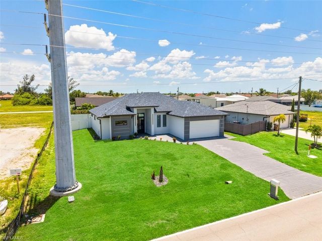 212 Kismet PKWY W, Cape Coral, FL 33993