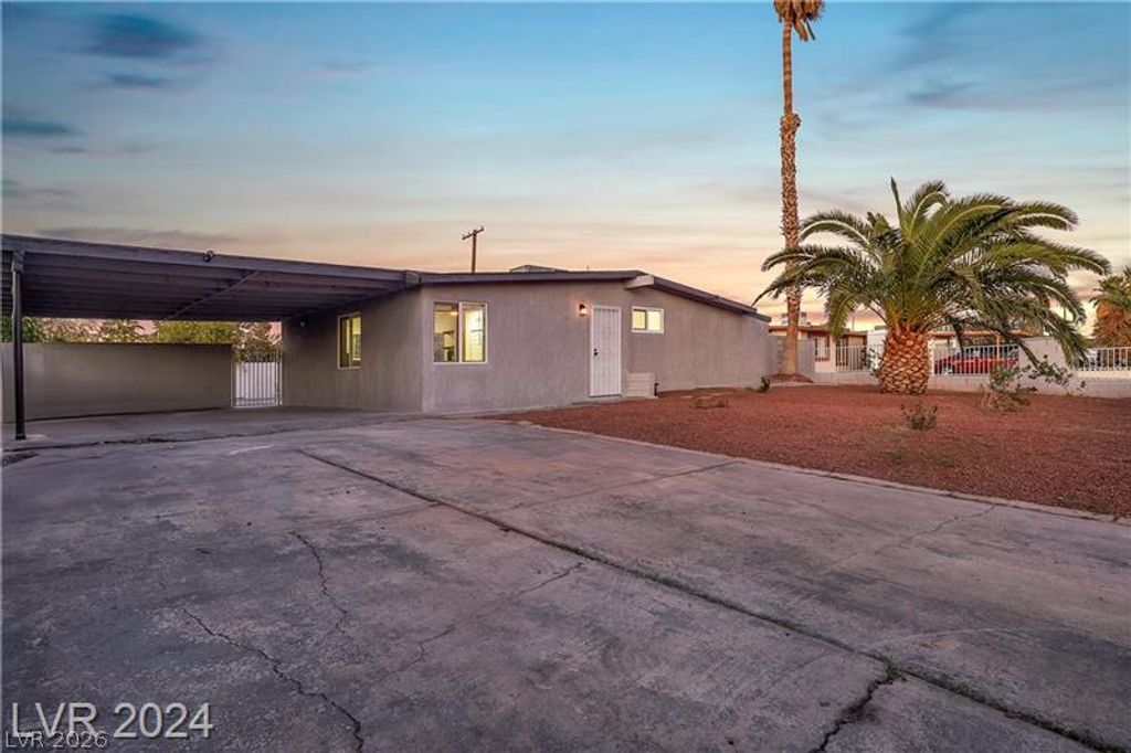 1660 Capistrano Avenue, Las Vegas, NV 89169