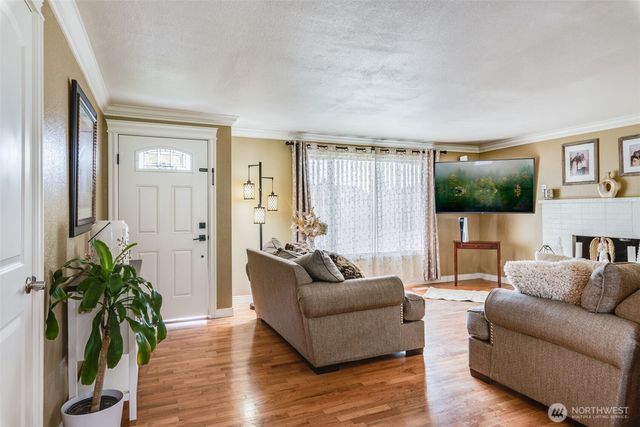 1024 21st Street NW, Puyallup, WA 98371