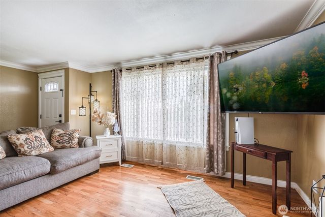 1024 21st Street NW, Puyallup, WA 98371