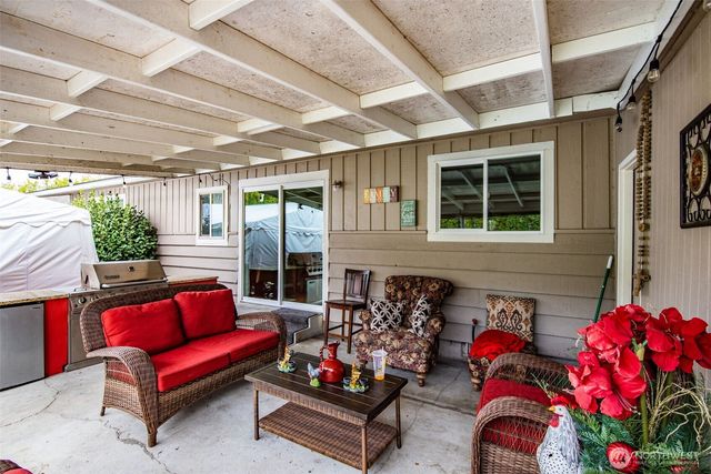 1024 21st Street NW, Puyallup, WA 98371