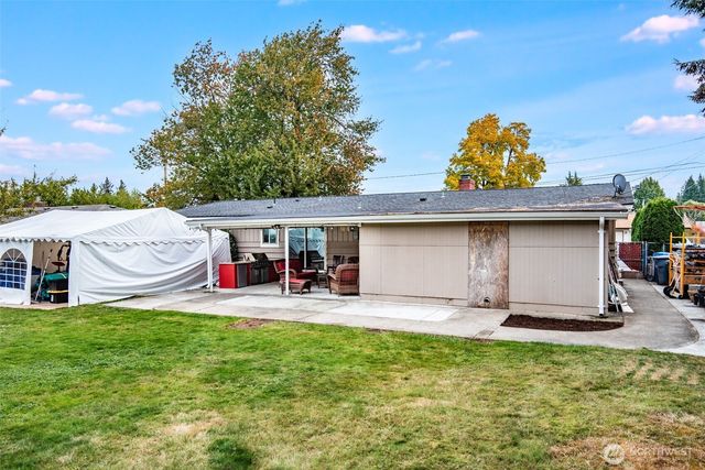 1024 21st Street NW, Puyallup, WA 98371