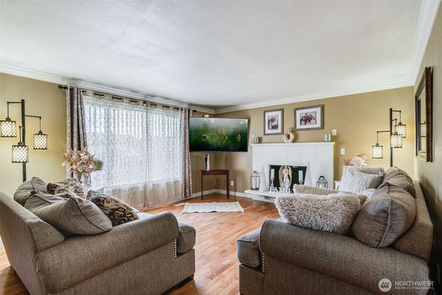 1024 21st Street NW, Puyallup, WA 98371