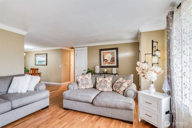 1024 21st Street NW, Puyallup, WA 98371