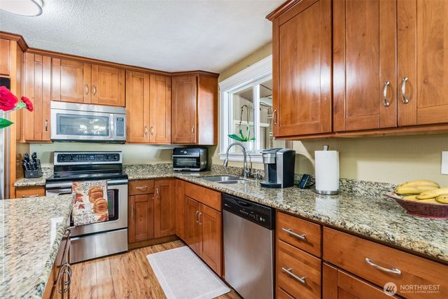 1024 21st Street NW, Puyallup, WA 98371