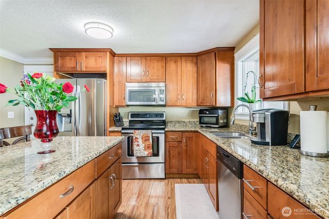 1024 21st Street NW, Puyallup, WA 98371