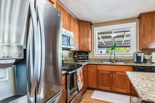 1024 21st Street NW, Puyallup, WA 98371