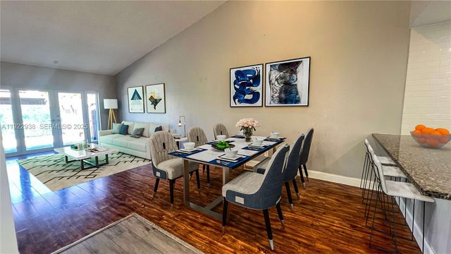 2349 N 37th Ave, Hollywood, FL 33021