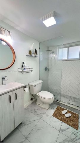 2349 N 37th Ave, Hollywood, FL 33021