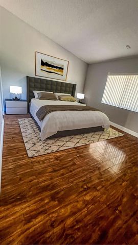 2349 N 37th Ave, Hollywood, FL 33021