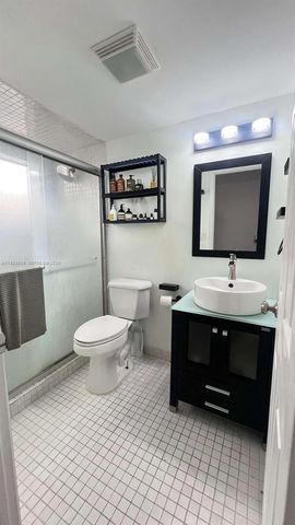 2349 N 37th Ave, Hollywood, FL 33021