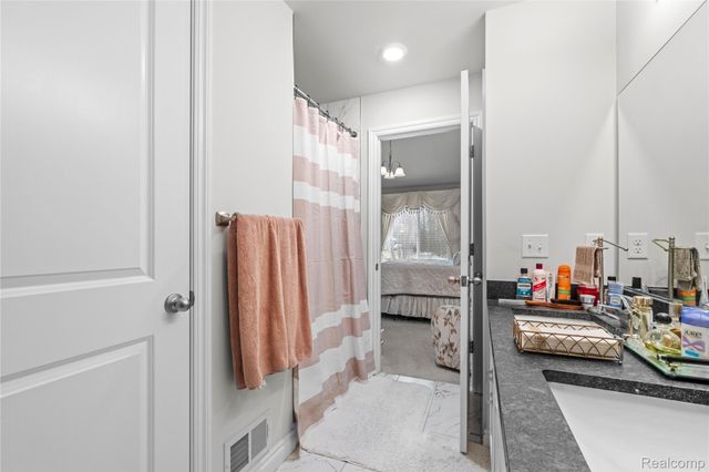 13704 Chester Court, Van Buren Charter Township, MI 48111