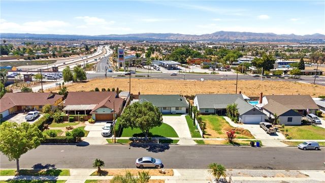 27611 Foster, Highland, CA 92346