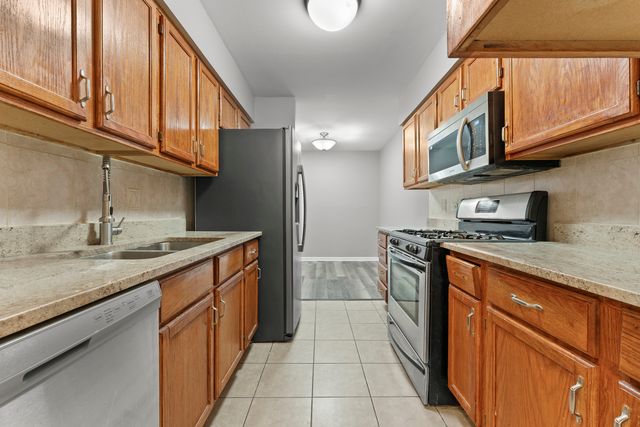 1500 Robin Circle 203, Hoffman Estates, IL 60169