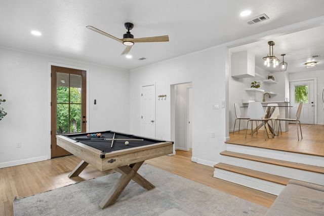 3102 W Jefferson Boulevard, Dallas, TX 75211