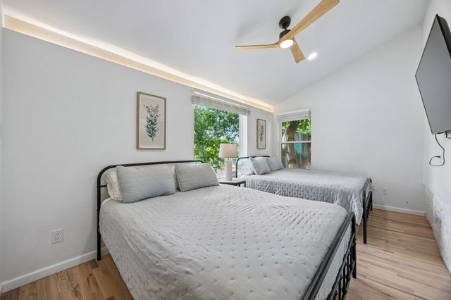 3102 W Jefferson Boulevard, Dallas, TX 75211