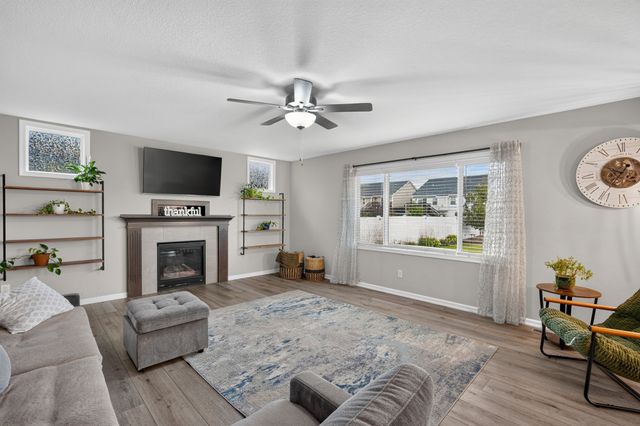 1110 Lynne Drive, Adel, IA 50003