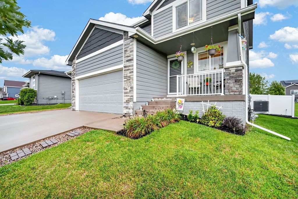 1110 Lynne Drive, Adel, IA 50003