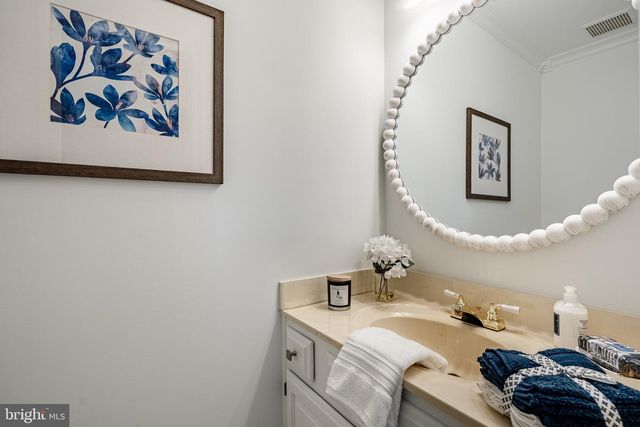 6 WINGSTONE LN, Devon, PA 19333