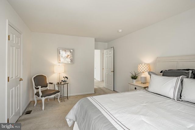 6 WINGSTONE LN, Devon, PA 19333