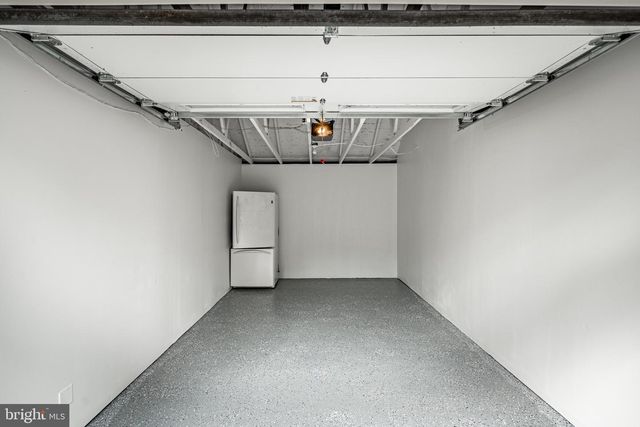 6 WINGSTONE LN, Devon, PA 19333