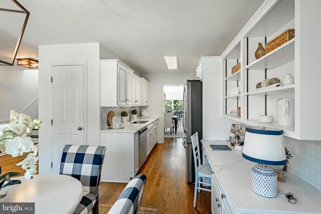 6 WINGSTONE LN, Devon, PA 19333