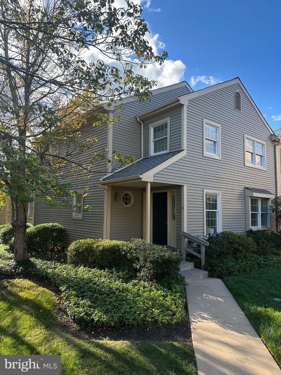 6 WINGSTONE LN, Devon, PA 19333