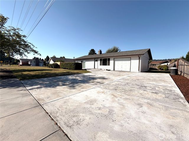 3430 Olive Way, Longview, WA 98632
