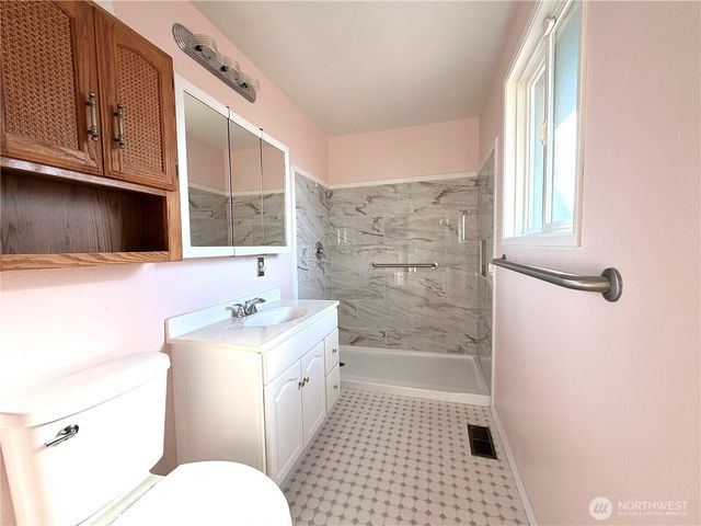 3430 Olive Way, Longview, WA 98632