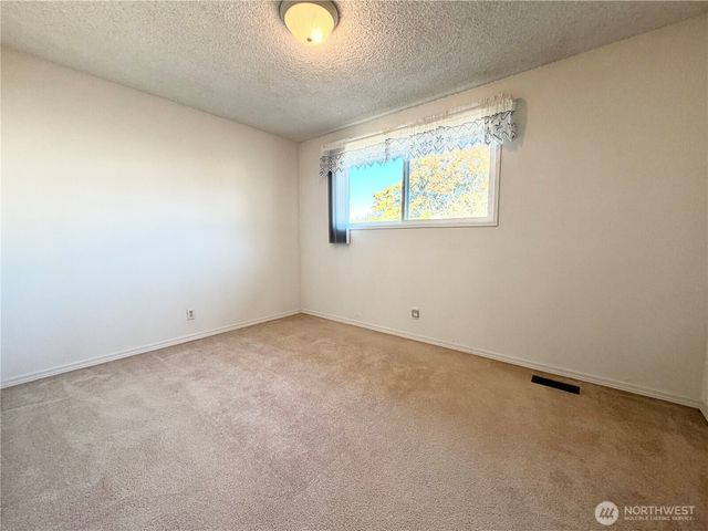 3430 Olive Way, Longview, WA 98632