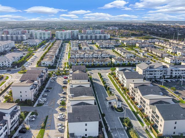 7865 NW 104th Ave 32, Doral, FL 33178