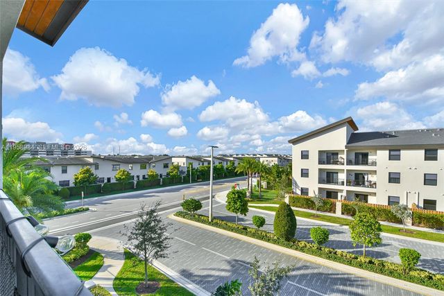 7865 NW 104th Ave 32, Doral, FL 33178