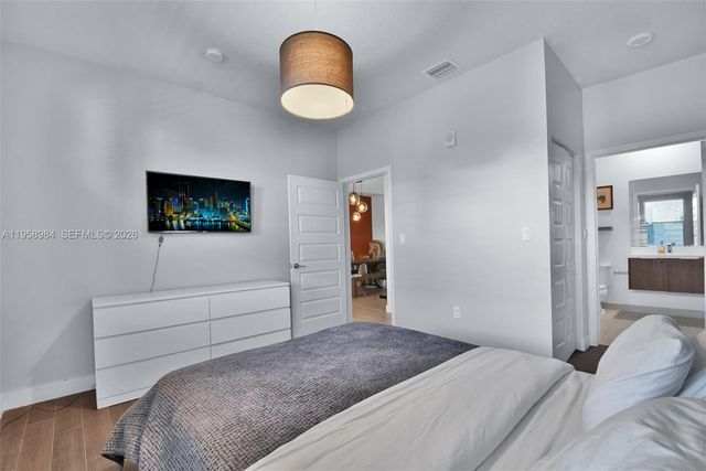 7865 NW 104th Ave 32, Doral, FL 33178