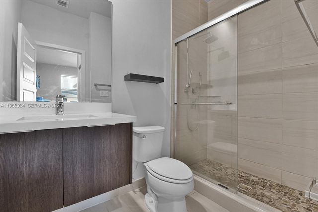 7865 NW 104th Ave 32, Doral, FL 33178