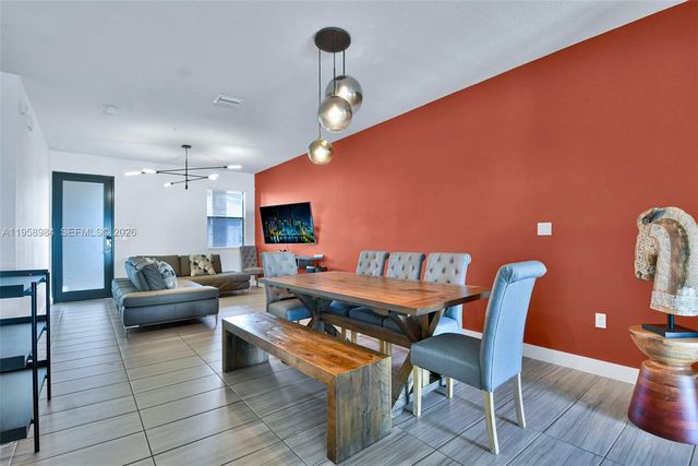 7865 NW 104th Ave 32, Doral, FL 33178