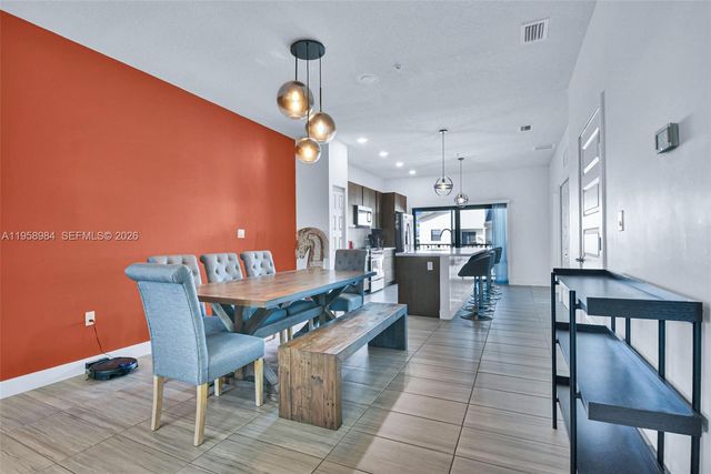 7865 NW 104th Ave 32, Doral, FL 33178