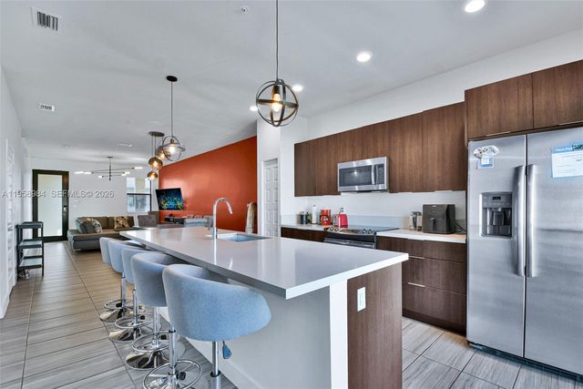 7865 NW 104th Ave 32, Doral, FL 33178