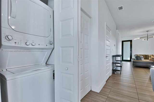 7865 NW 104th Ave 32, Doral, FL 33178