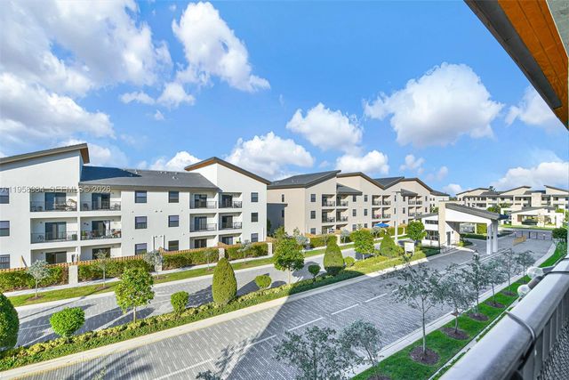 7865 NW 104th Ave 32, Doral, FL 33178