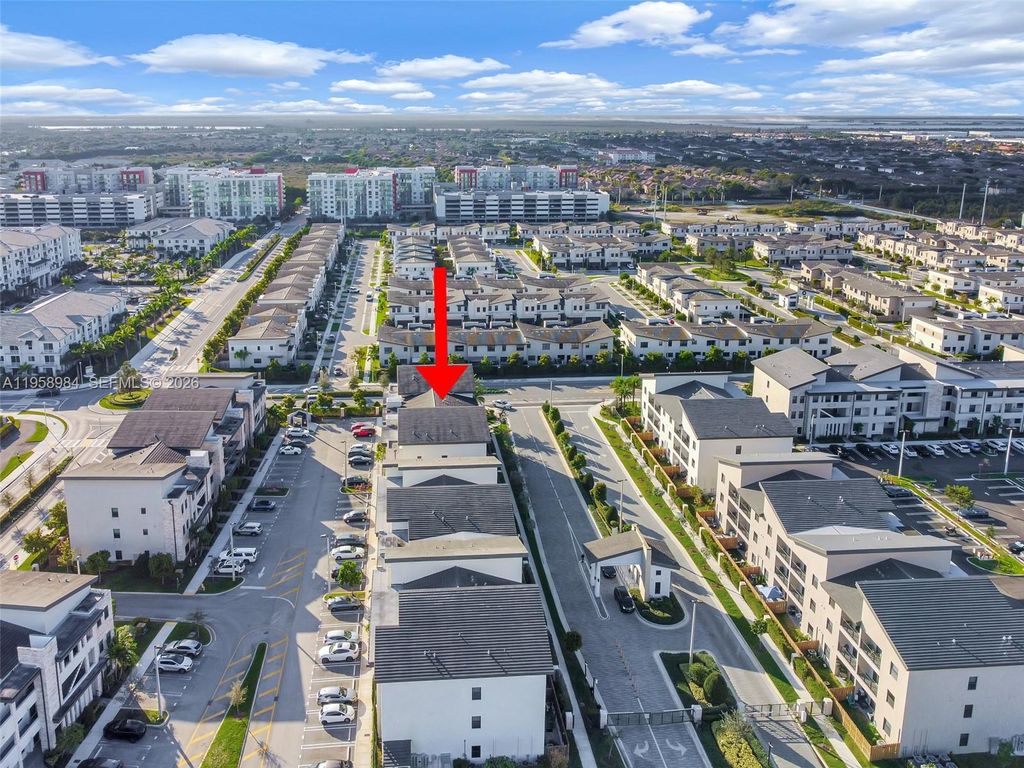 7865 NW 104th Ave 32, Doral, FL 33178